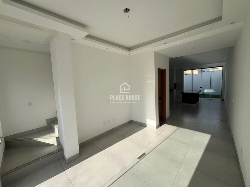 Casa Duplex estilo Sobrado à Venda  com 03 quartos, 01 suite – Novo Mundo/ Vida Nova- Uberlândia - MG: 3ª foto da galeria de imagens do imóvel