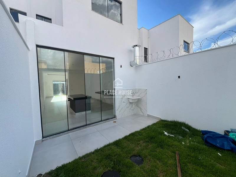 Casa Duplex estilo Sobrado à Venda  com 03 quartos, 01 suite – Novo Mundo/ Vida Nova- Uberlândia - MG: 11ª foto da galeria de imagens do imóvel