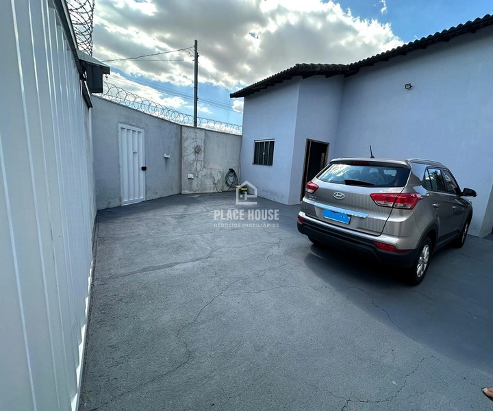 Oportunidade Única no Jardim Holanda: Casa de Esquina + Ponto Comercial!: 13ª foto da galeria de imagens do imóvel