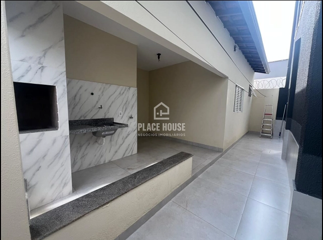 Casa à Venda com 03 quartos, 01 suite – Santa Mônica/Segismundo Pereira - Uberlândia - MG: 4ª foto da galeria de imagens do imóvel