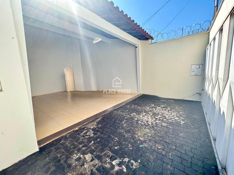 CASA A VENDA NO VIGILATO PEREIRA – EM FRENTE AO CLUBE CAJUBÁ!: 1ª foto da galeria de imagens do imóvel