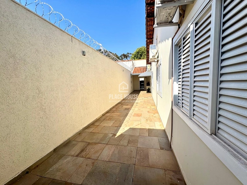 CASA A VENDA NO VIGILATO PEREIRA – EM FRENTE AO CLUBE CAJUBÁ!: 8ª foto da galeria de imagens do imóvel