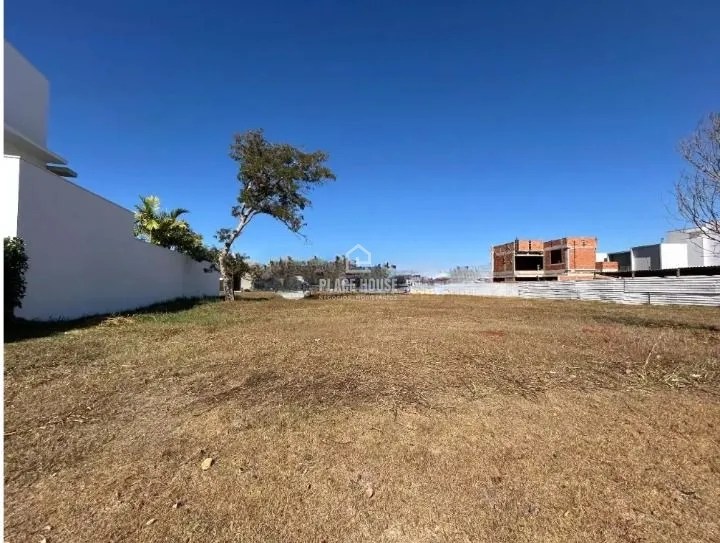 Terreno à venda, 466 m² por R$ 930.000,00 - Condomínio Jardim Versailles - Uberl: 1ª foto da galeria de imagens do imóvel