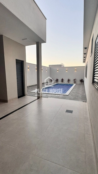 Casa à Venda no Bairro Novo Mundo - Uberlândia - MG: 5ª foto da galeria de imagens do imóvel