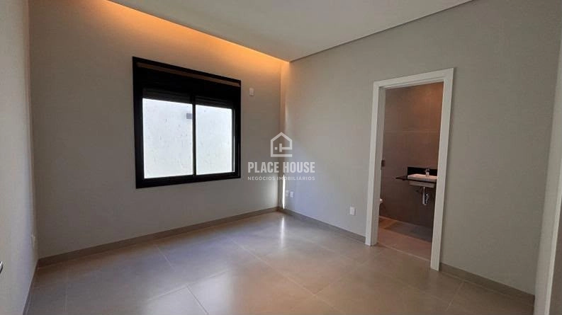 Casa de Alto Padrão à Venda no Bairro Jardim Karaiba - Uberlândia - MG.: 4ª foto da galeria de imagens do imóvel