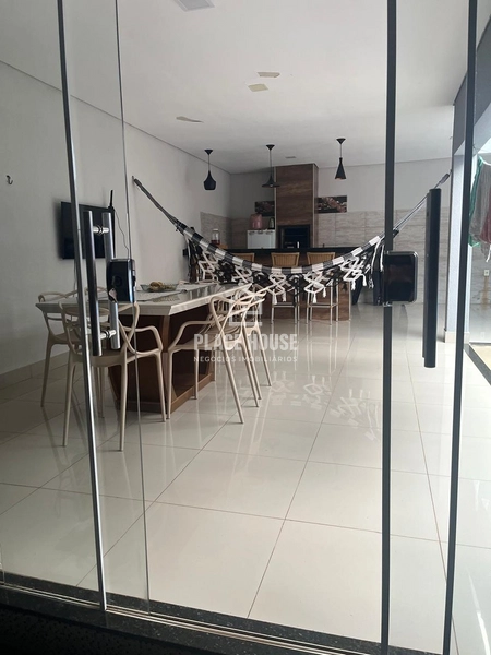 Casa de 2 quartos (1 suíte com hidro) e Área Gourmet no Nova Uberlândia - 4 Vagas: 4ª foto da galeria de imagens do imóvel