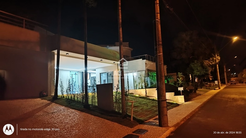 Casa de Alto Padrão à Venda no Condomínio Jardins Barcelona – Uberlândia/MG: 3ª foto da galeria de imagens do imóvel