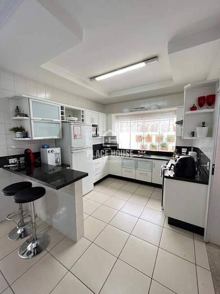 Casa sobrado com 4 quartos - B. Karaiba - Uberlândia-MG: 11ª foto da galeria de imagens do imóvel