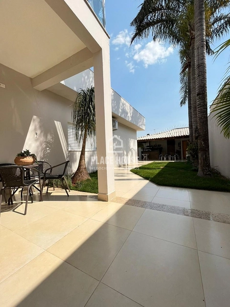 Casa sobrado com 4 quartos - B. Karaiba - Uberlândia-MG: 25ª foto da galeria de imagens do imóvel