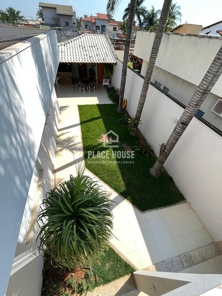 Casa sobrado com 4 quartos - B. Karaiba - Uberlândia-MG: 32ª foto da galeria de imagens do imóvel