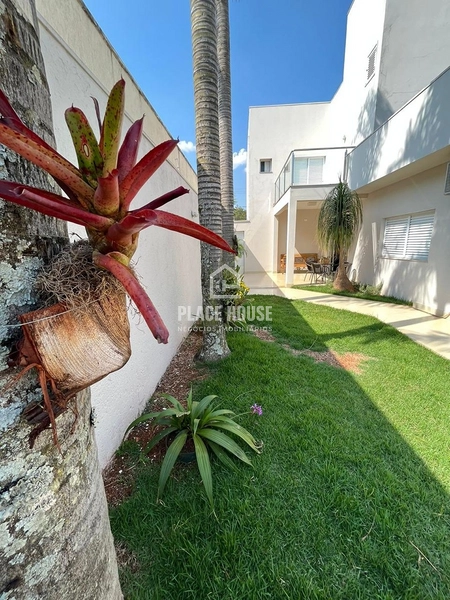 Casa sobrado com 4 quartos - B. Karaiba - Uberlândia-MG: 23ª foto da galeria de imagens do imóvel