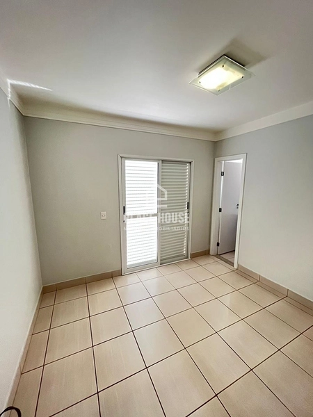 Casa sobrado com 4 quartos - B. Karaiba - Uberlândia-MG: 37ª foto da galeria de imagens do imóvel