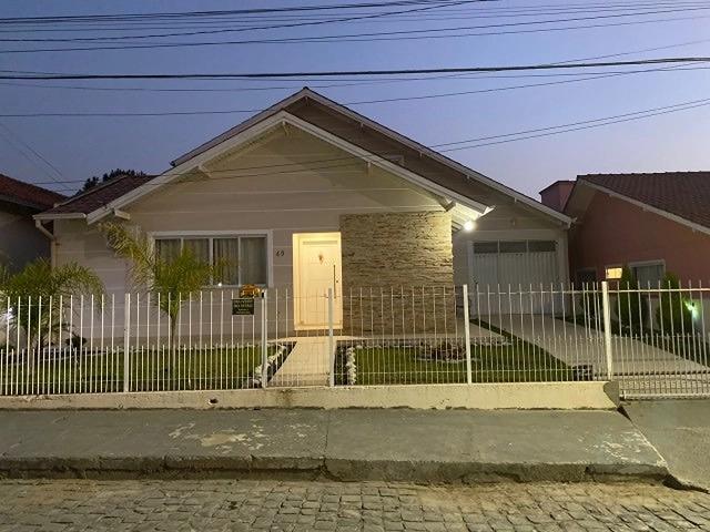 Casa bem locaizada.: 1ª foto da galeria de imagens do imóvel