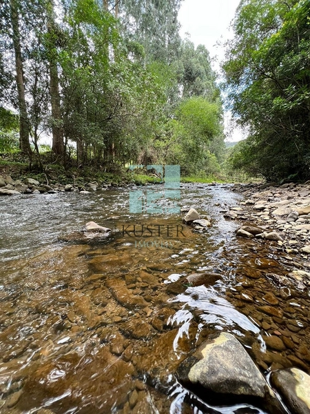 Terreno com rio: 3ª foto da galeria de imagens do imóvel