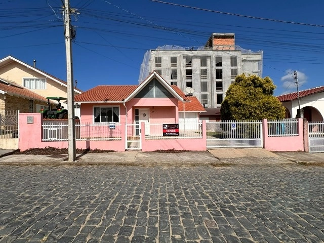 Casa com Ótima Localização: 1ª foto da galeria de imagens do imóvel