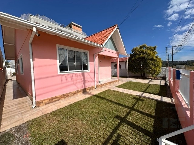 Casa com Ótima Localização: 2ª foto da galeria de imagens do imóvel
