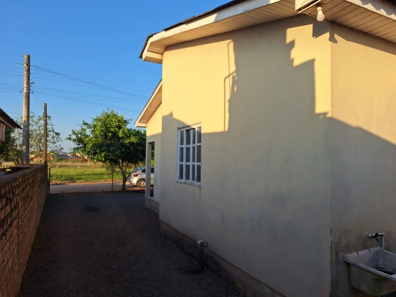 VOCÊ QUE BUSCA UMA CASA EM ÓTIMA LOCALIZAÇÃO!: 3ª foto da galeria de imagens do imóvel