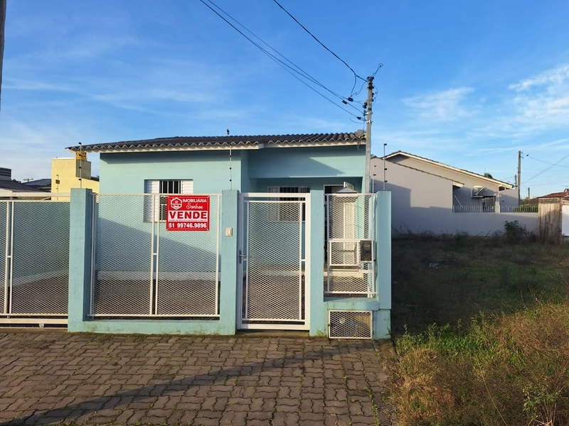 CASA COM ÓTIMA LOCALIZAÇÃO A POUCAS QUADRAS DO CENTRO!: 1ª foto da galeria de imagens do imóvel