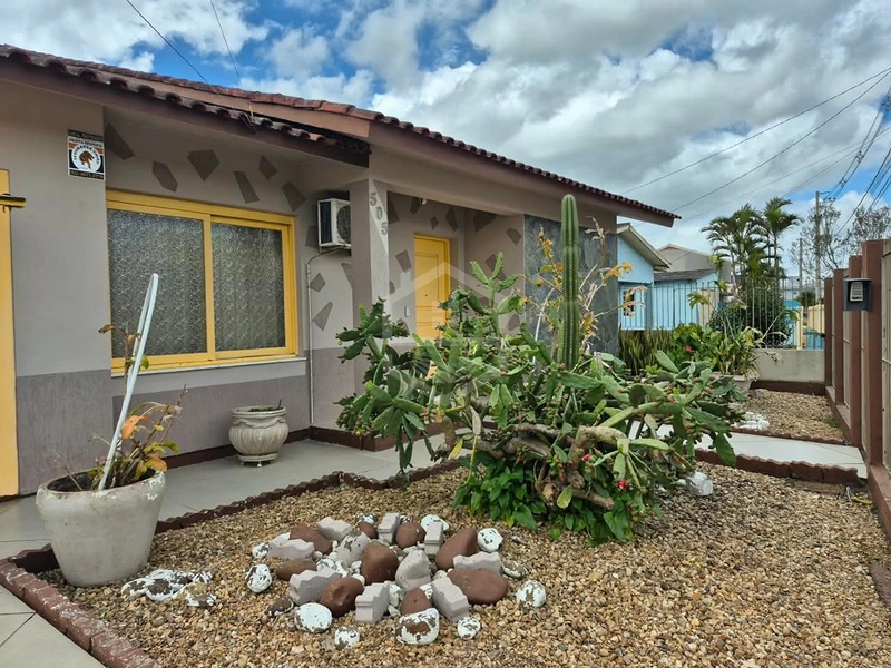 CASA DE LAJE COM SUÍTE NO BAIRRO OLARIA: 2ª foto da galeria de imagens do imóvel