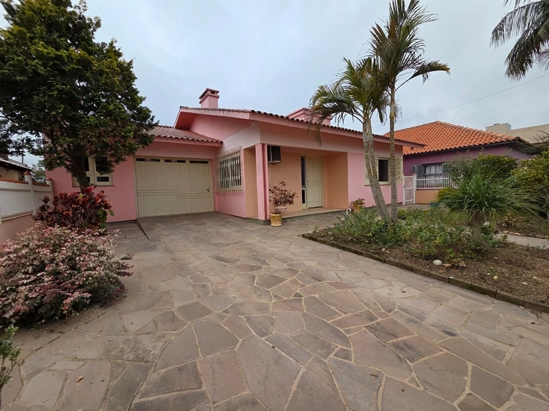 PROCURANDO UMA CASA EM LOCALIZAÇÃO ESTRATÉGICA... PODE SER ESSA!: 1ª foto da galeria de imagens do imóvel