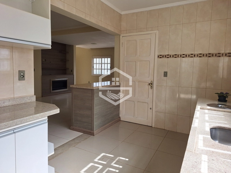 CASA DE ESQUINA COM QUIOSQUE NO FLORESTA!: 6ª foto da galeria de imagens do imóvel