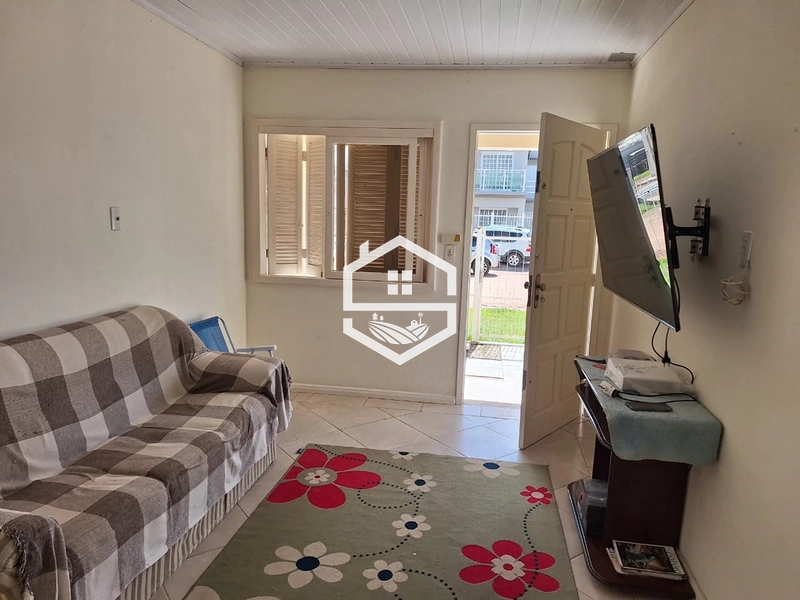 CASA 2 DORMITÓRIOS NO BAIRRO OLARIA!: 1ª foto da galeria de imagens do imóvel