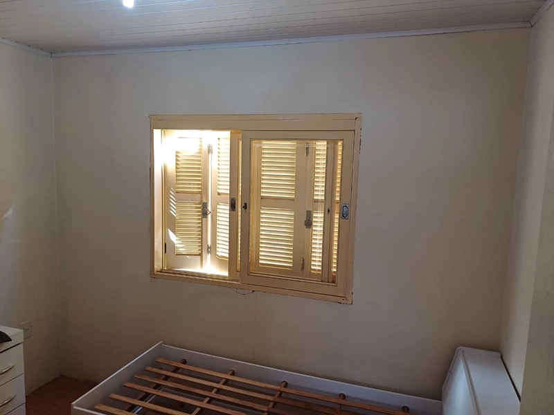 CASA 3 DORMITÓRIOS COM GARAGEM AMPLA COM CHURRASQUEIRA...: 8ª foto da galeria de imagens do imóvel