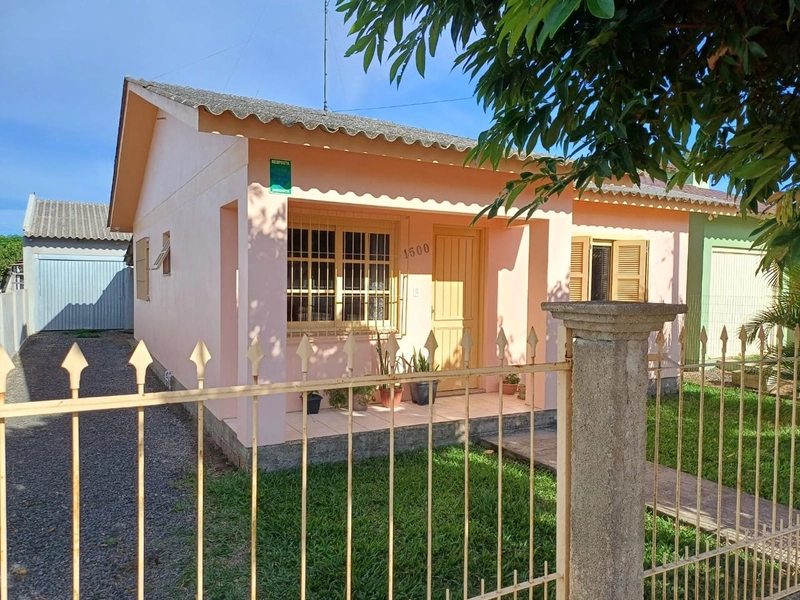 CASA 3 DORMITÓRIOS COM GARAGEM AMPLA COM CHURRASQUEIRA...: 1ª foto da galeria de imagens do imóvel