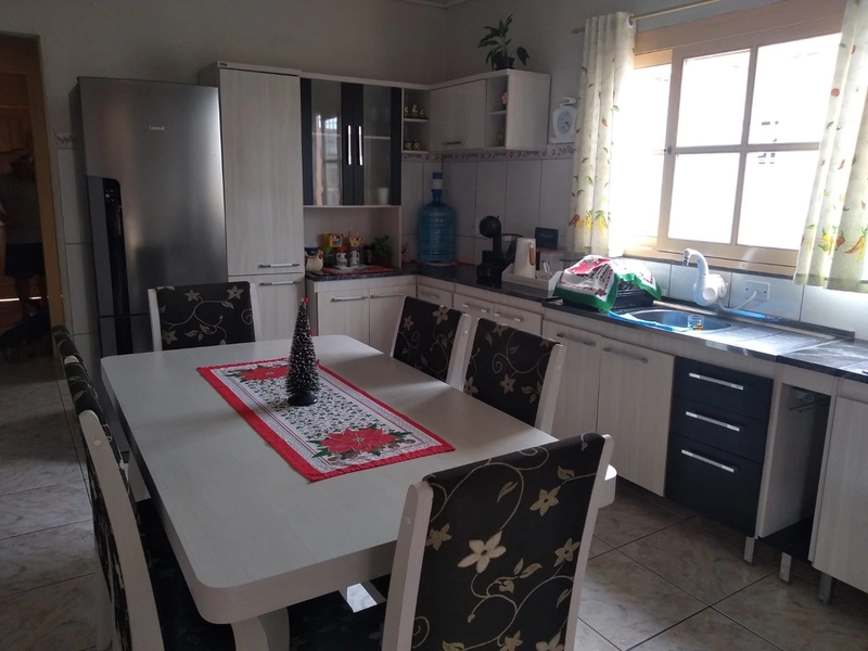 CASA 3 DORMITÓRIOS COM GARAGEM AMPLA COM CHURRASQUEIRA...: 5ª foto da galeria de imagens do imóvel