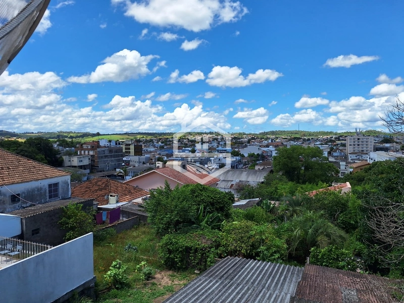 CASA TÉRREA NO CENTRO...: 1ª foto da galeria de imagens do imóvel