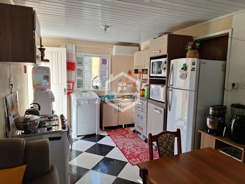 CASA EM TERRENO AMPLO NO DONA TEREZA: 6ª foto da galeria de imagens do imóvel