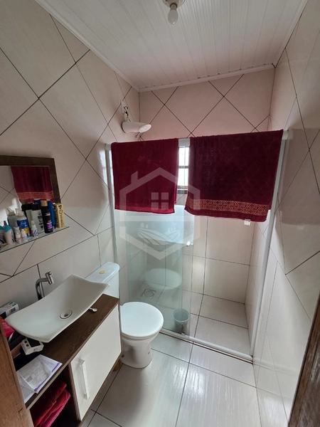 CASA COM PÁTIO E SUÍTE NO OURO VERDE!!: 6ª foto da galeria de imagens do imóvel
