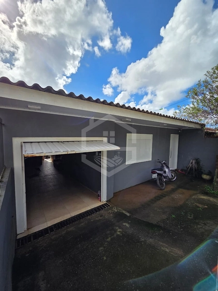 CASA COM PÁTIO E SUÍTE NO OURO VERDE!!: 10ª foto da galeria de imagens do imóvel