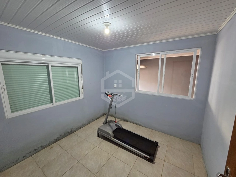 CASA COM PÁTIO E SUÍTE NO OURO VERDE!!: 4ª foto da galeria de imagens do imóvel