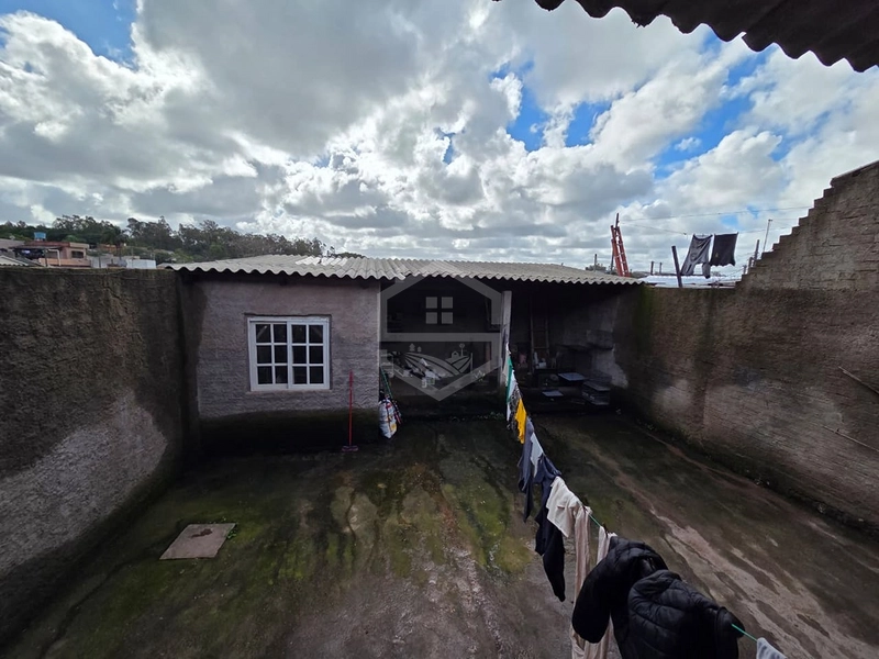 CASA COM PÁTIO E SUÍTE NO OURO VERDE!!: 8ª foto da galeria de imagens do imóvel