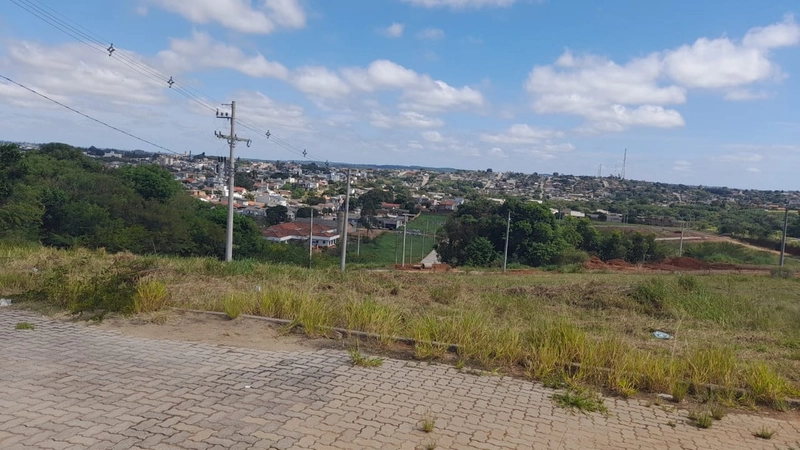 UM TERRENO PARA CONSTRUIR SEU LAR, TEMOS UMA OPORTUNIDADE PARA VOCÊ!: 1ª foto da galeria de imagens do imóvel