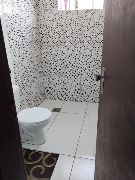 CASA AMPLA E BEM LOCALIZADA PRÓXIMA AO CENTRO...: 8ª foto da galeria de imagens do imóvel