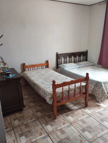 CASA AMPLA E BEM LOCALIZADA PRÓXIMA AO CENTRO...: 5ª foto da galeria de imagens do imóvel