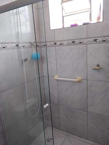 CASA AMPLA E BEM LOCALIZADA PRÓXIMA AO CENTRO...: 2ª foto da galeria de imagens do imóvel