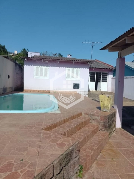 CASA COM 3 DORMITÓRIOS E ÁREA DE LAZER: 1ª foto da galeria de imagens do imóvel