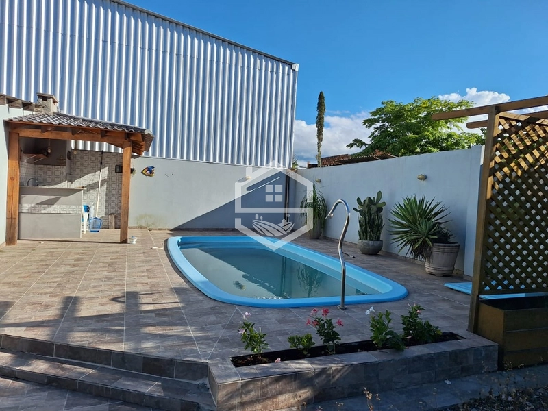 CASA COM PISCINA NO BAIRRO OLARIA!: 3ª foto da galeria de imagens do imóvel