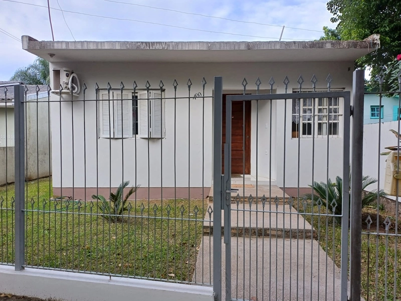 CASA DE LAJE, ACONCHEGANTE, EM BOA LOCALIZAÇÃO!: 9ª foto da galeria de imagens do imóvel