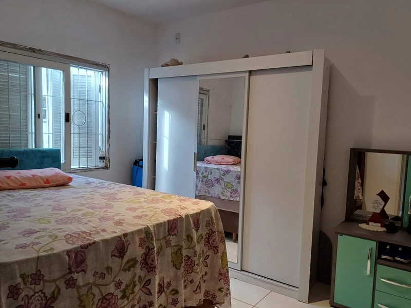 CASA DE LAJE, ACONCHEGANTE, EM BOA LOCALIZAÇÃO!: 5ª foto da galeria de imagens do imóvel