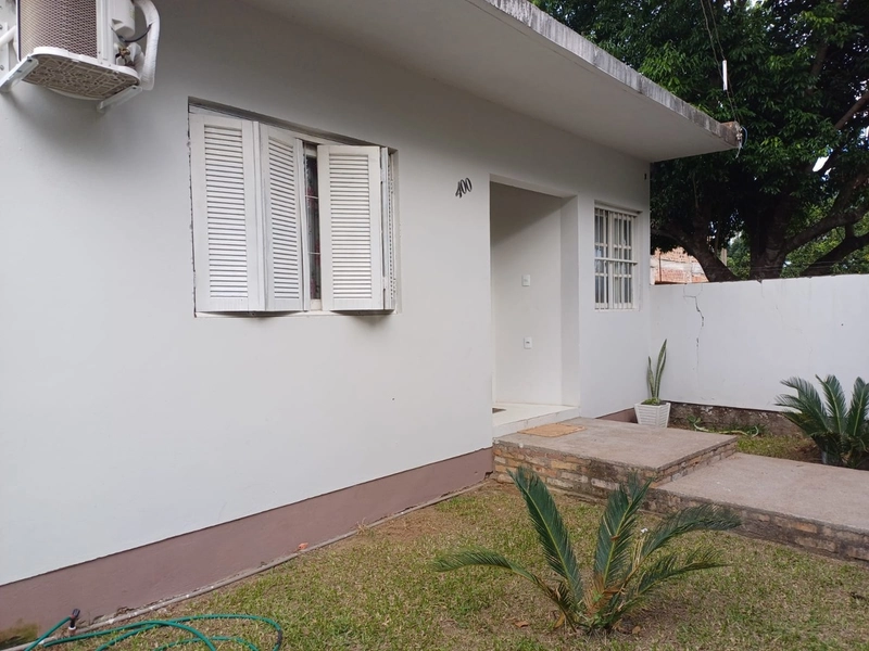 CASA DE LAJE, ACONCHEGANTE, EM BOA LOCALIZAÇÃO!: 10ª foto da galeria de imagens do imóvel