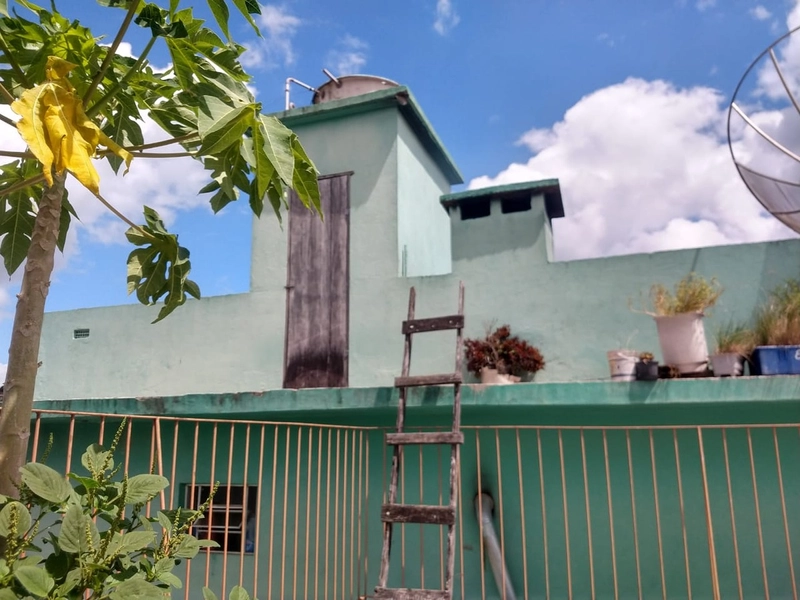 SOBRADO DE ESQUINA COM TERRAÇO E PISCINA.: 3ª foto da galeria de imagens do imóvel