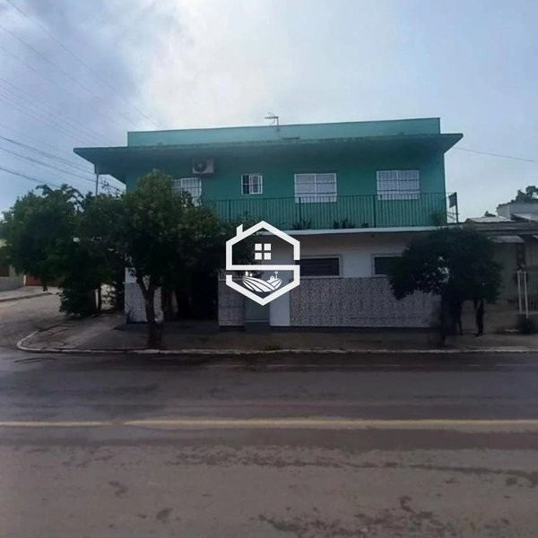 SOBRADO DE ESQUINA COM TERRAÇO E PISCINA.: 2ª foto da galeria de imagens do imóvel