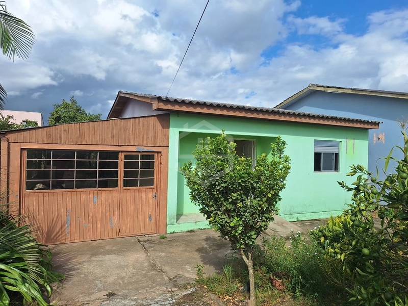 CASA COM CHURRASQUEIRA E PÁTIO AMPLO.: 1ª foto da galeria de imagens do imóvel