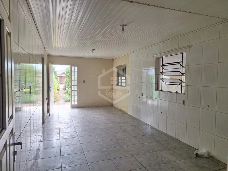 CASA COM CHURRASQUEIRA E PÁTIO AMPLO.: 3ª foto da galeria de imagens do imóvel