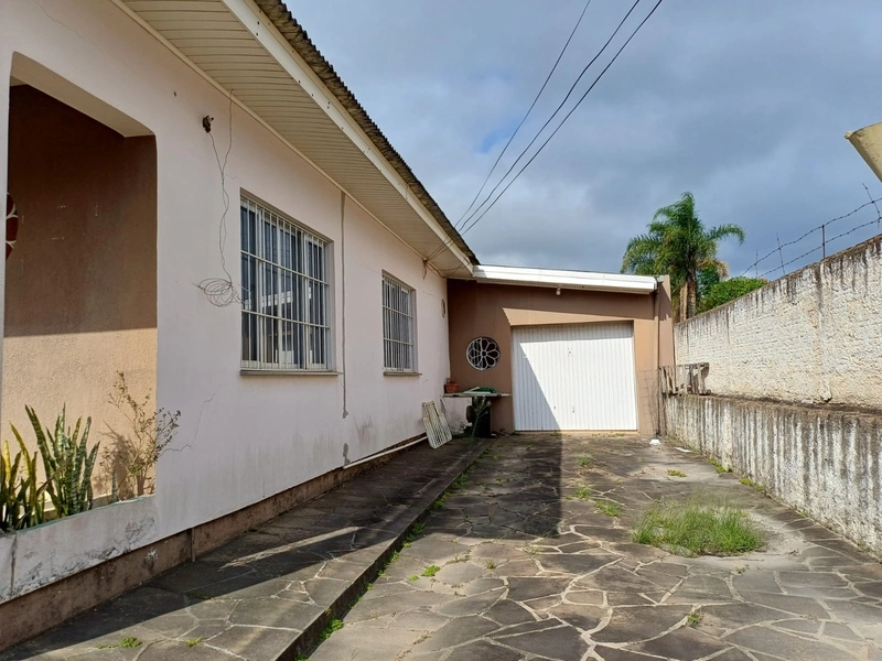 CASA TÉRREA, BOA LOCALIZAÇÃO, DE LAJE NO DONA TEREZA...: 12ª foto da galeria de imagens do imóvel