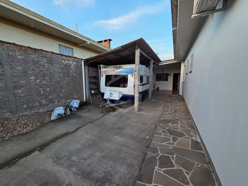 CASA TÉRREA, BOA LOCALIZAÇÃO, DE LAJE NO DONA TEREZA...: 12ª foto da galeria de imagens do imóvel